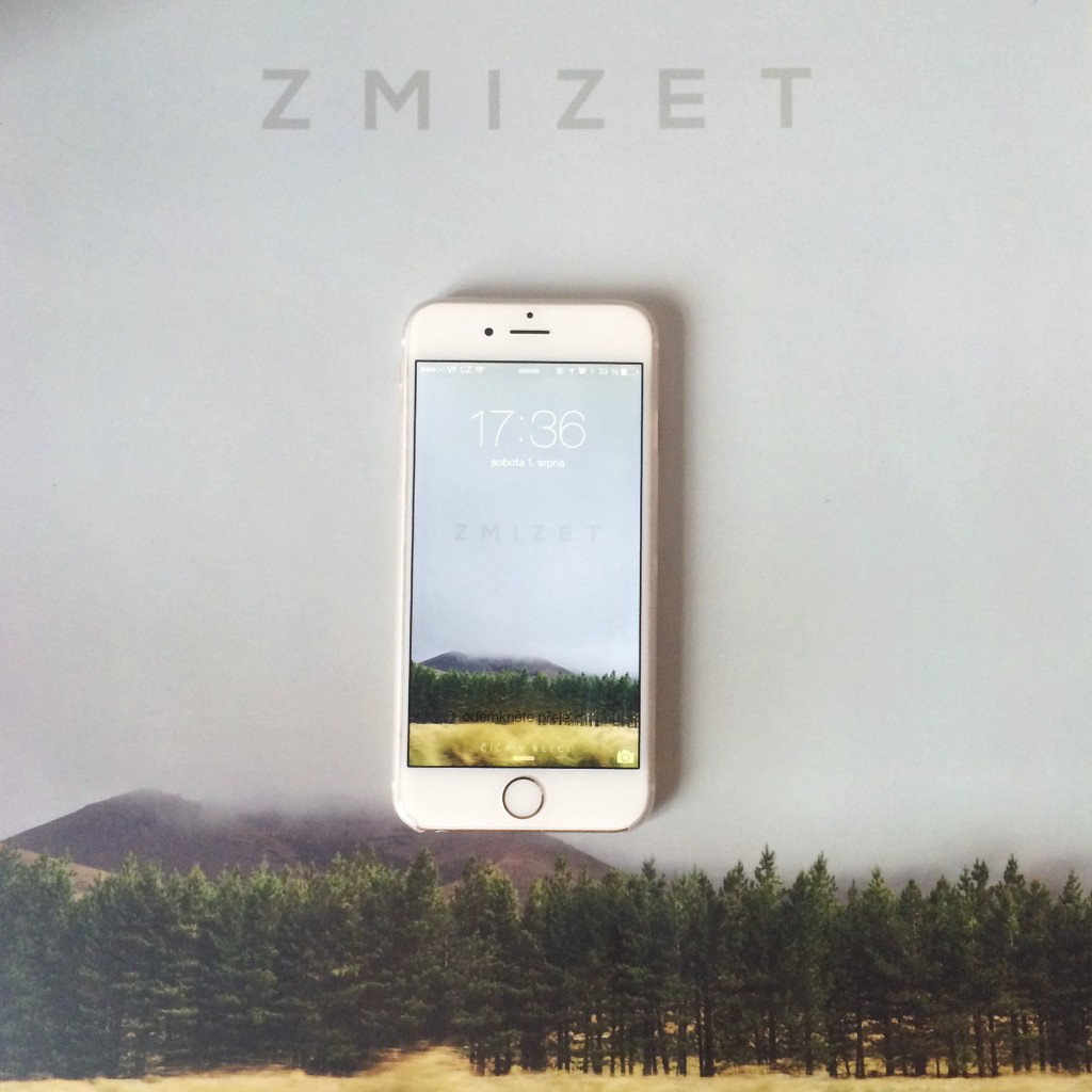 cica-v-kleci-zmizet-tapeta-mobil2
