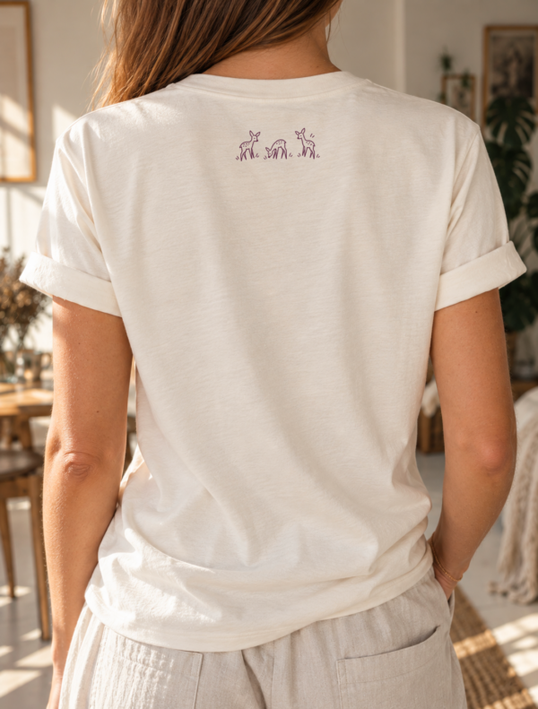 Prémiové unisex tričko Někdy si myslím, že mi může udělat radost jenom výhra v loterii, ale pak vidím srnky na poli – Vintage White ECRU